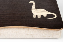 Load image into Gallery viewer, Spilvenpaplāte Dinozaurs