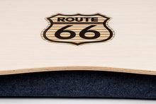 Load image into Gallery viewer, Spilvenpaplāte Route 66